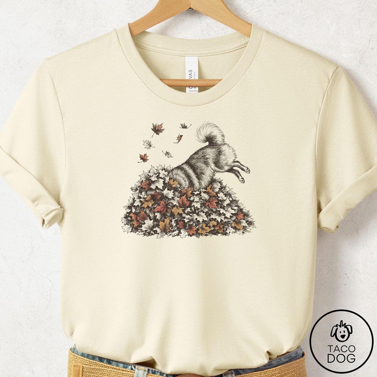 Pomeranian Leaf Jump T-Shirt
