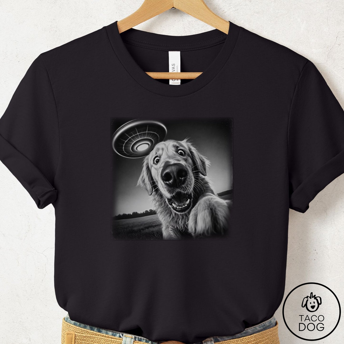 Golden Retriever Selfie T-Shirt