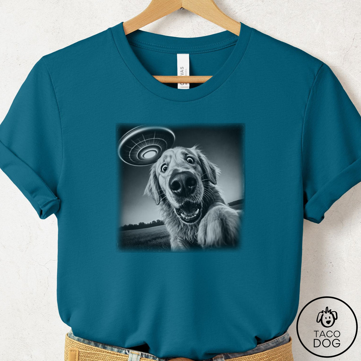 Golden Retriever Selfie T-Shirt