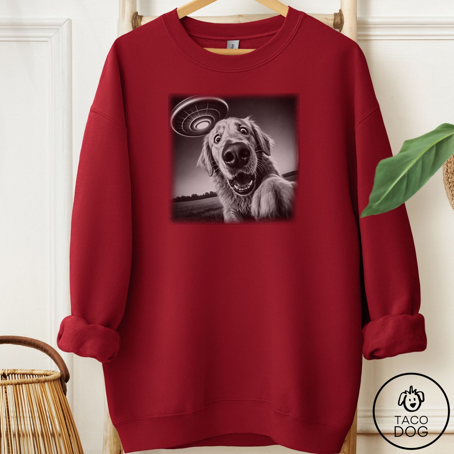 Golden Retriever Selfie Sweatshirt
