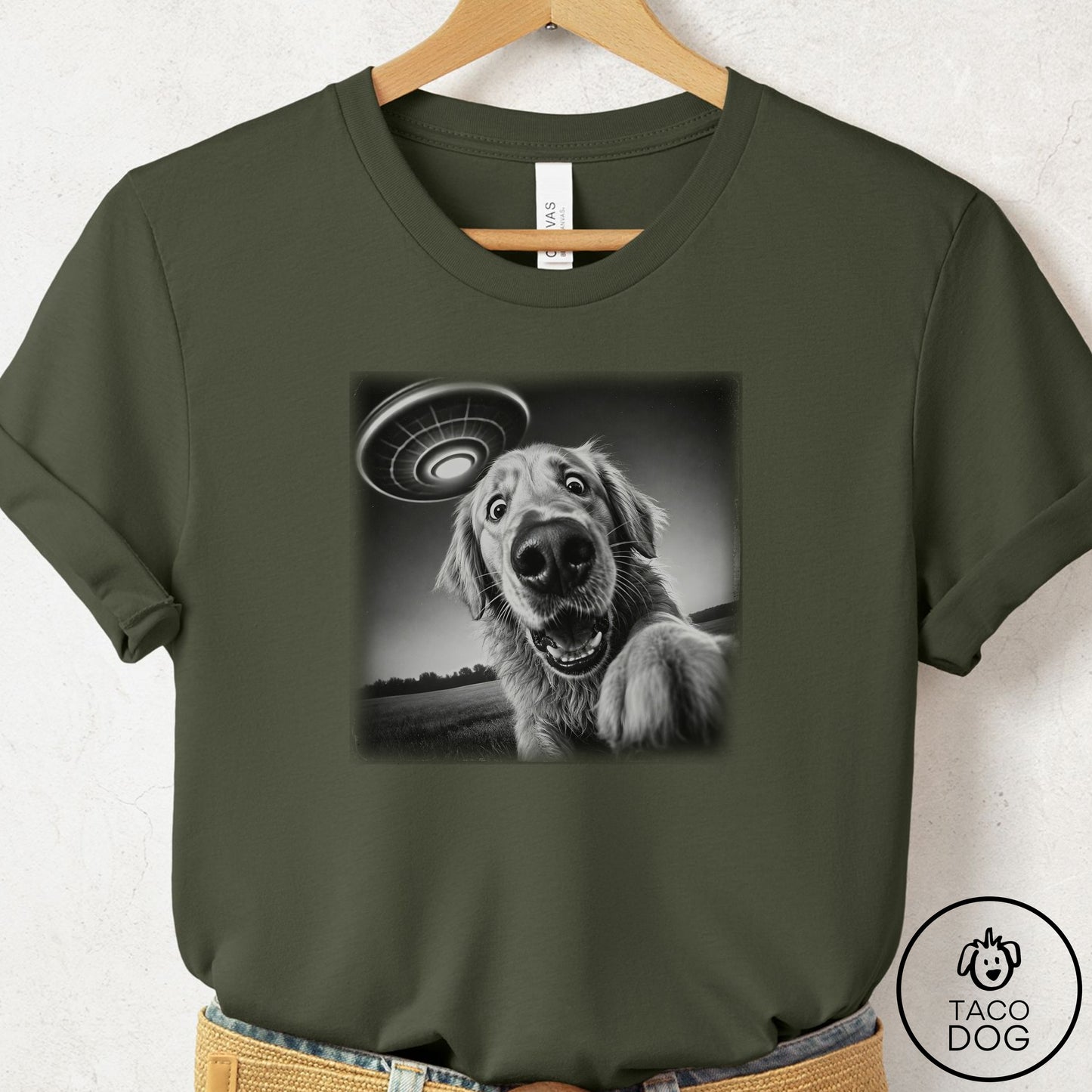 Golden Retriever Selfie T-Shirt