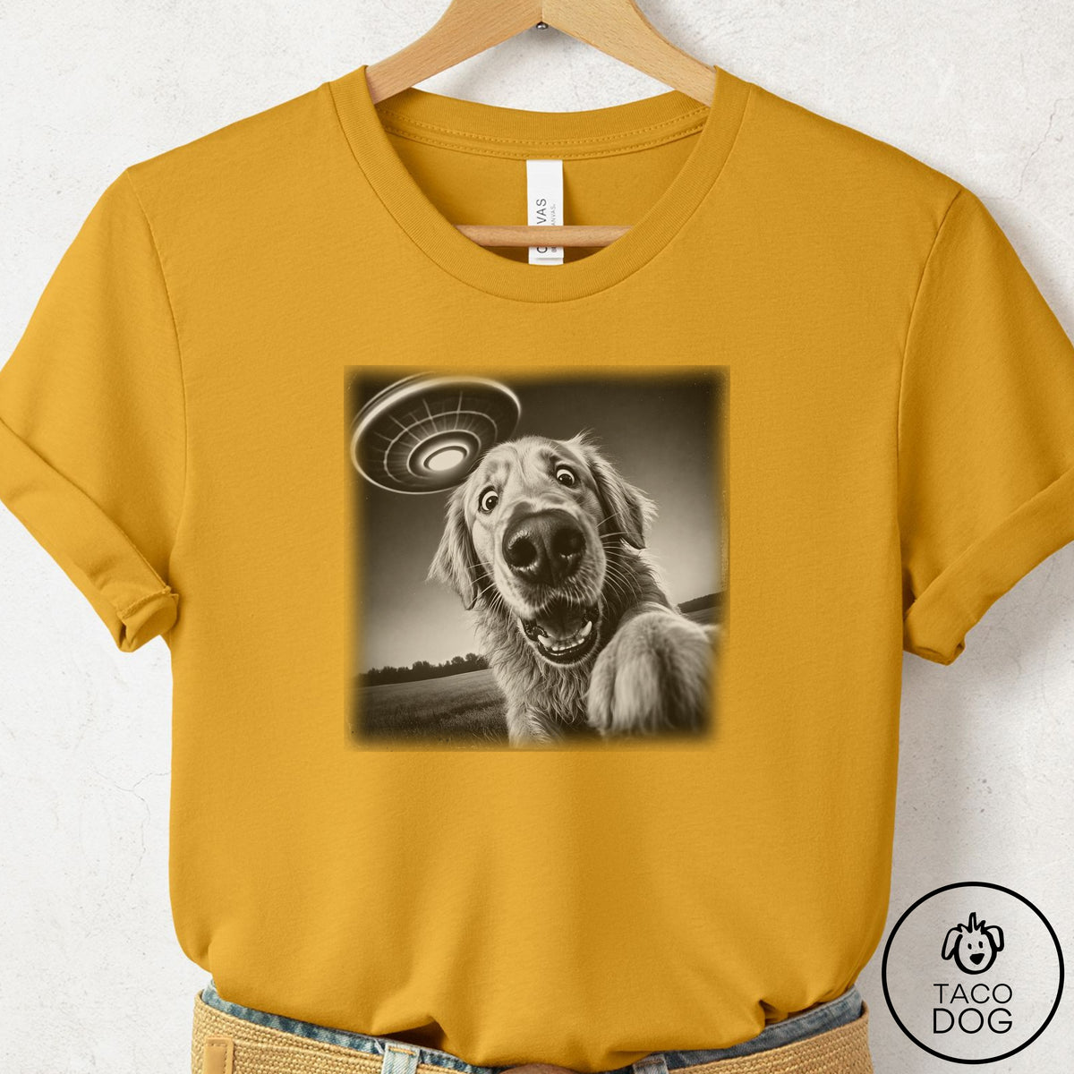 Golden Retriever Selfie T-Shirt