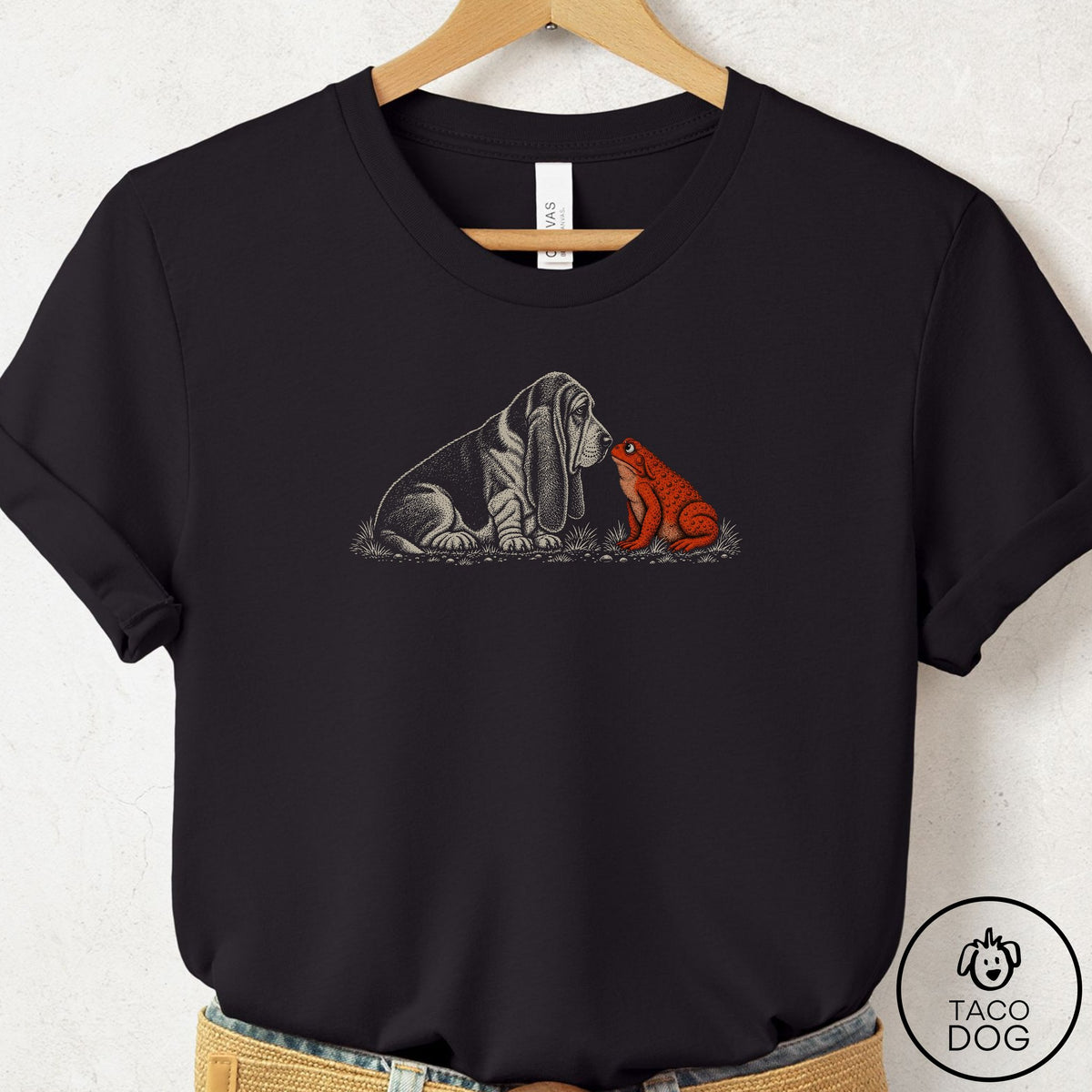 Basset Hound Toad Watch T-Shirt Black Taco-Dog