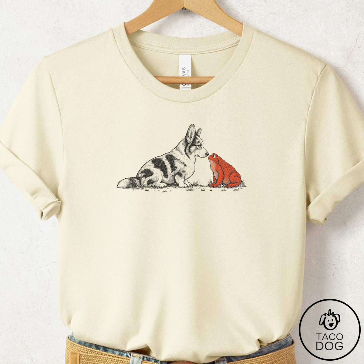 Cardigan Welsh Corgi Toad Watch T-Shirt Natural Taco-Dog