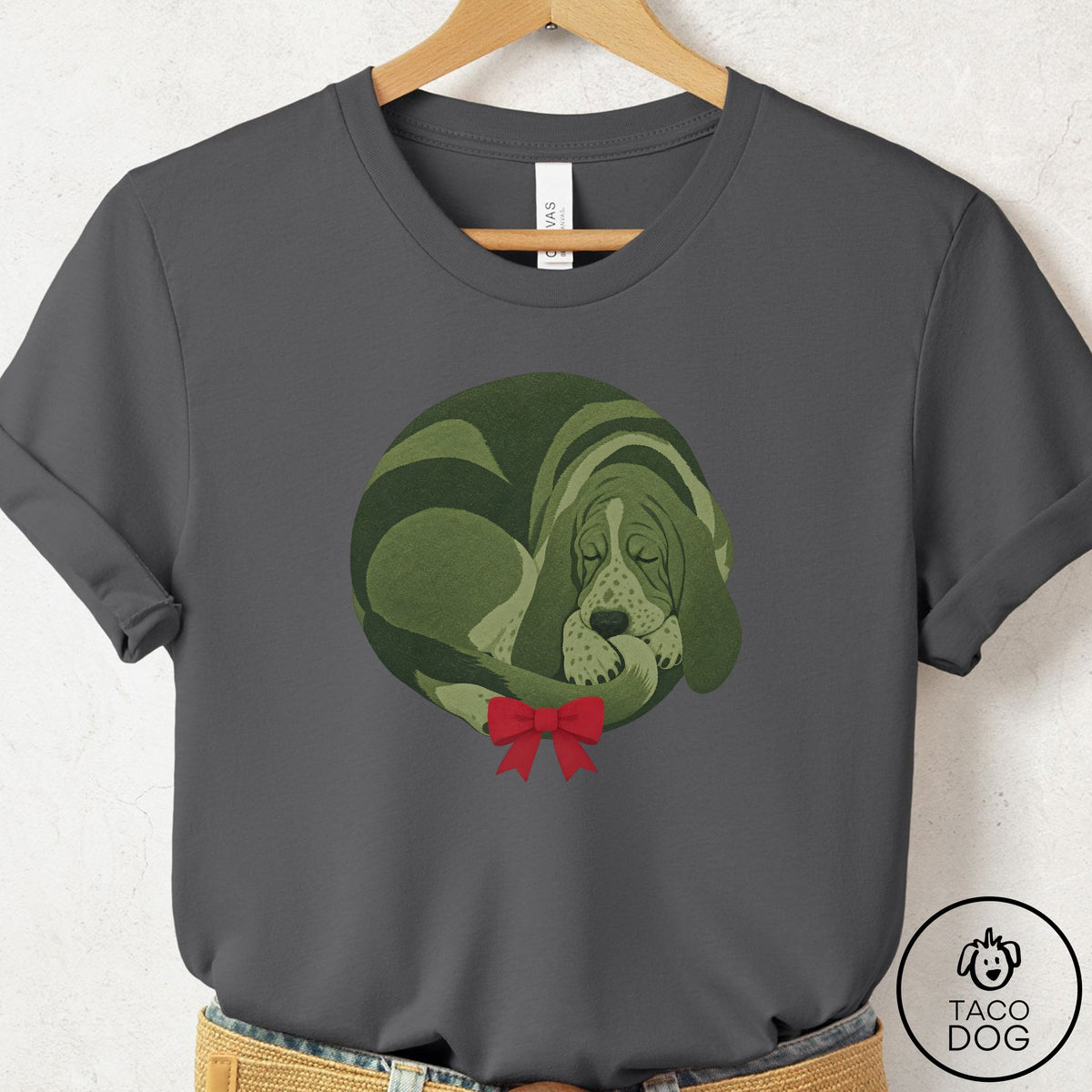 Basset Hound Wreath T-Shirt Asphalt Taco-Dog