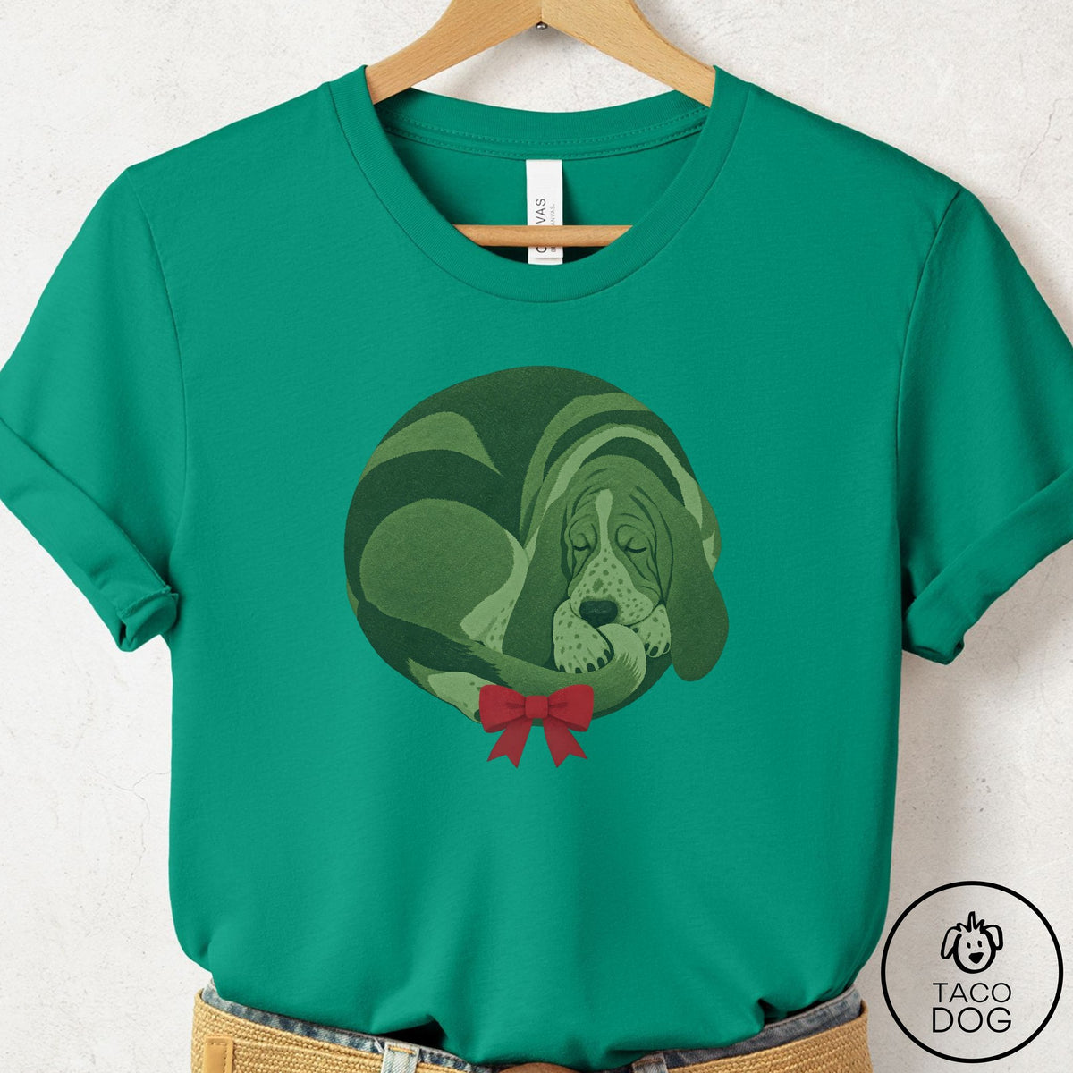 Basset Hound Wreath T-Shirt Kelly Taco-Dog