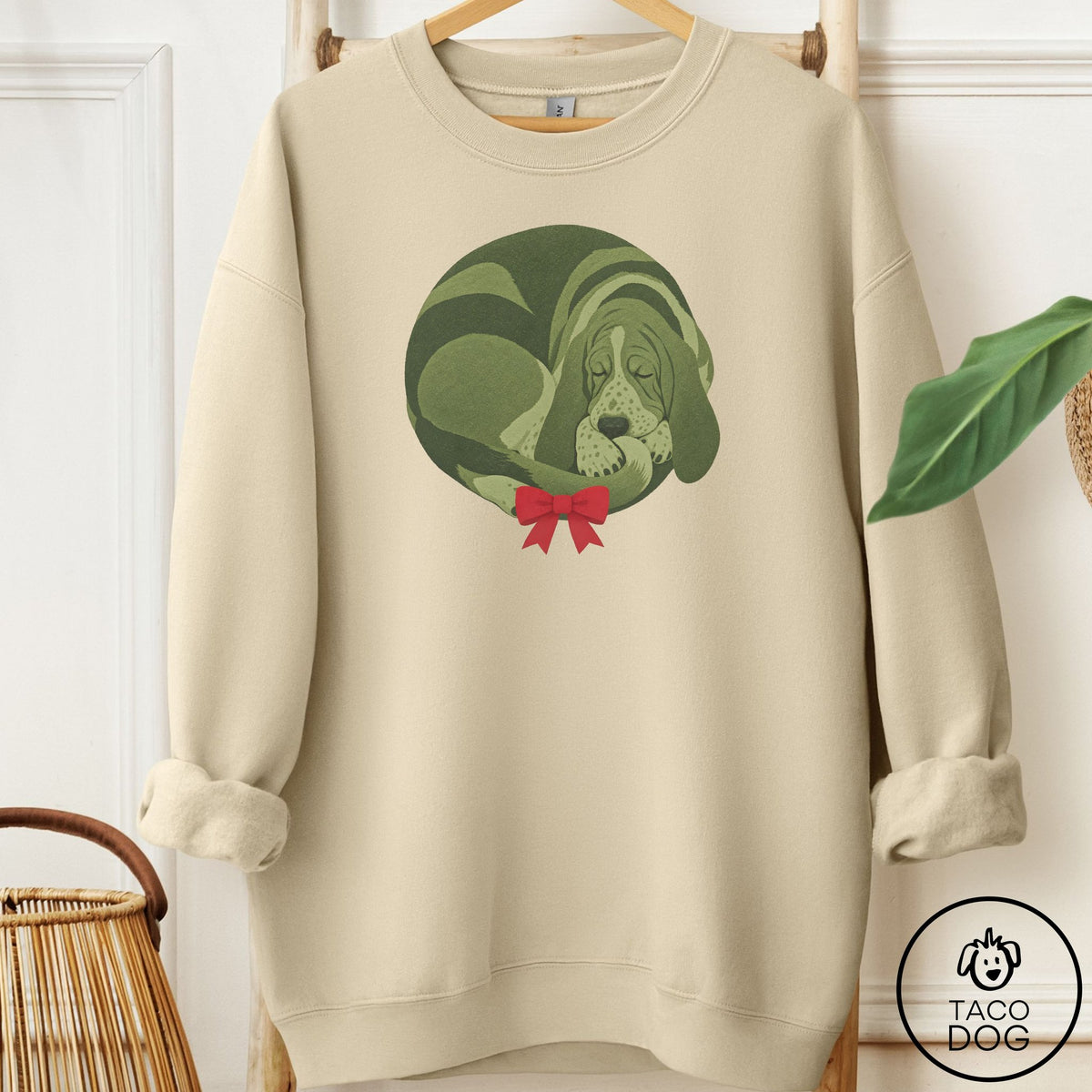 Basset Hound Wreath Sweatshirt Sand Taco-Dog