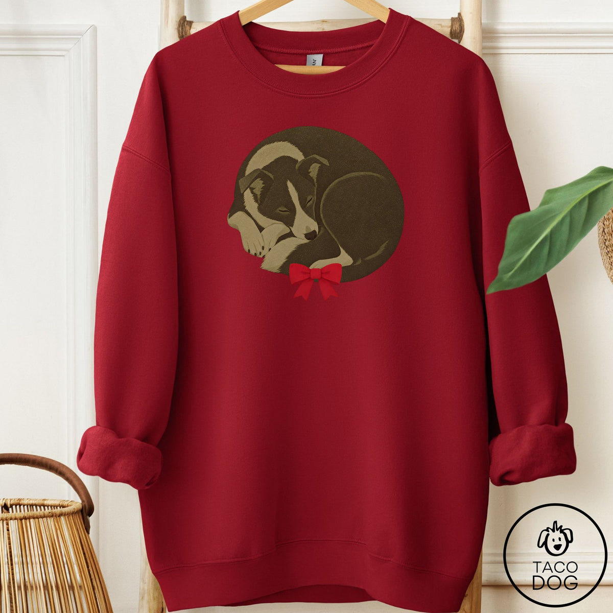 Border Collie Wreath Sweatshirt Garnet Taco-Dog