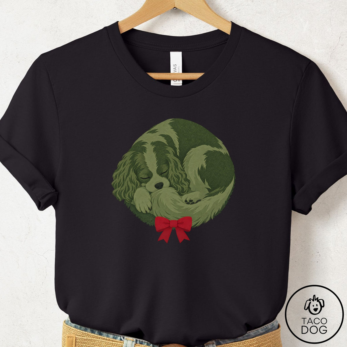 Cavalier King Charles Spaniel Wreath T-Shirt Black Taco-Dog