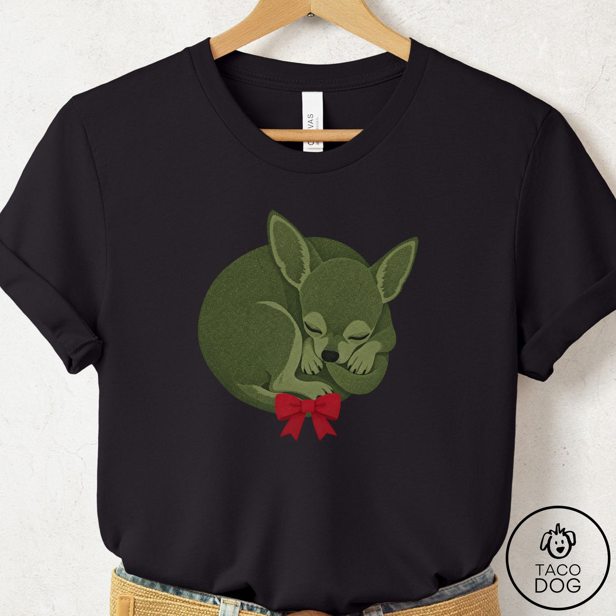 Chihuahua Wreath T-Shirt, design close-up