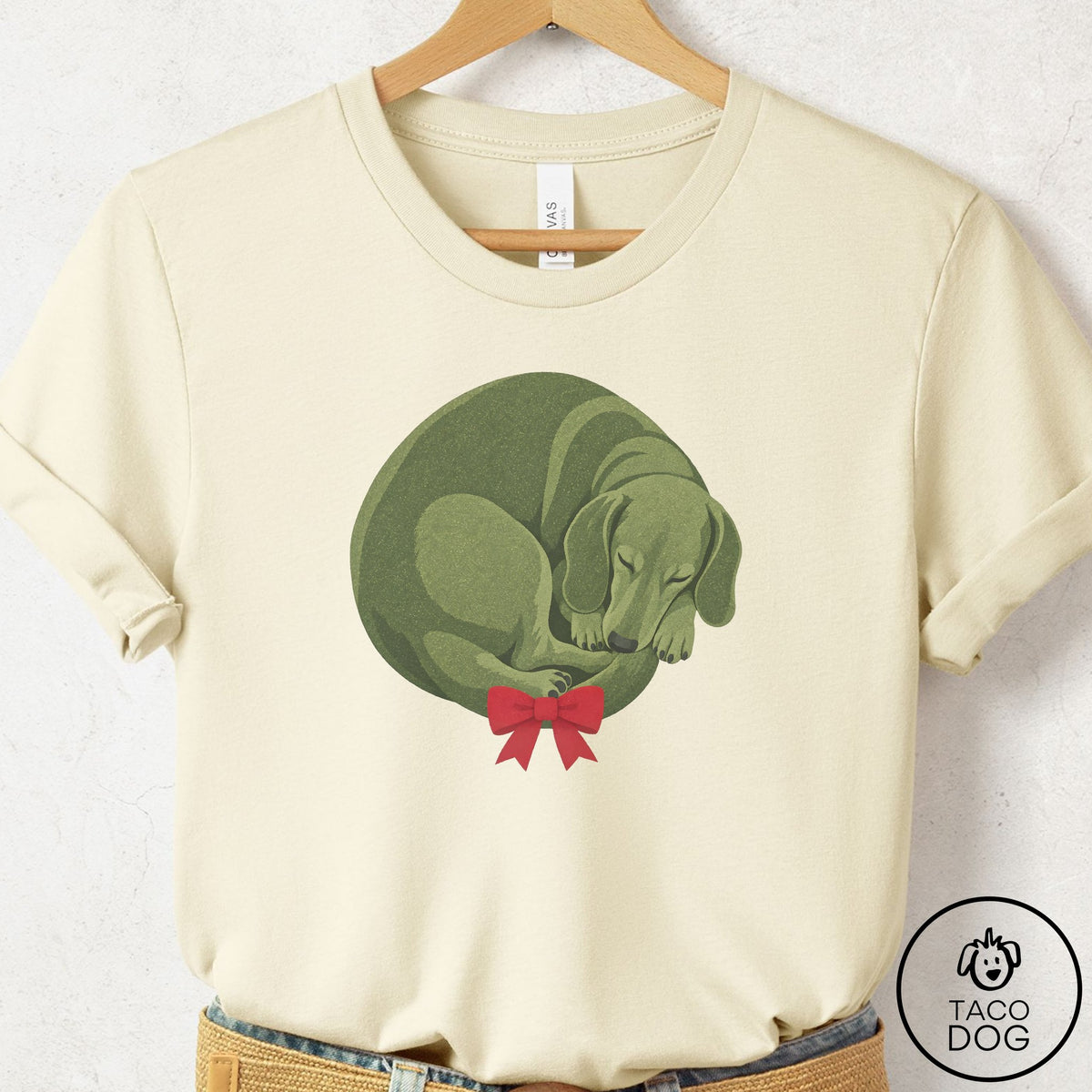 Dachshund Wreath T-Shirt Natural Taco-Dog