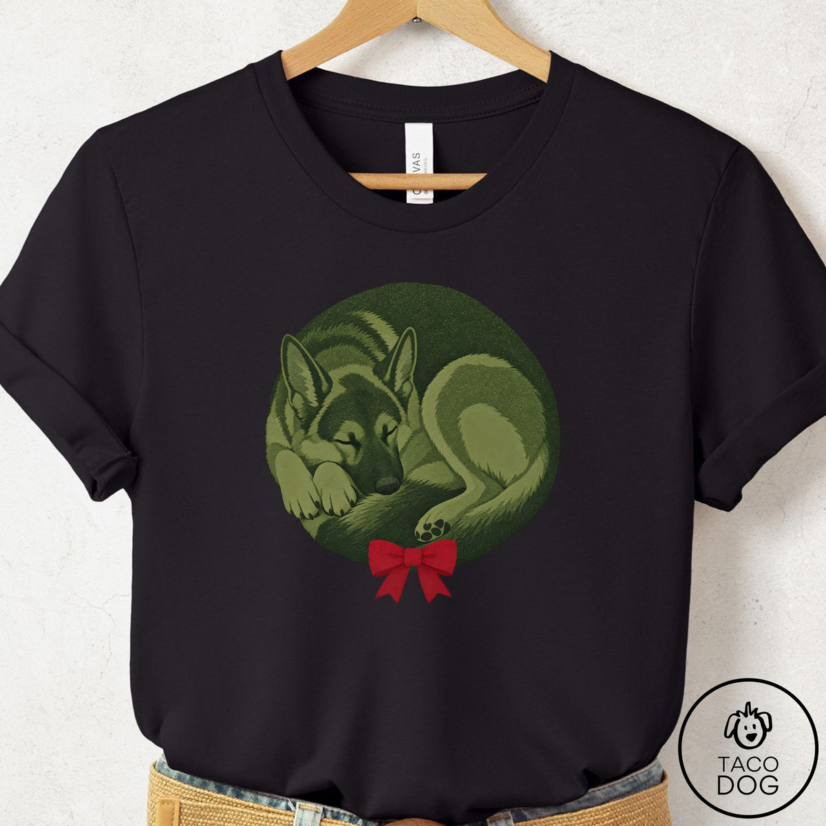 German Shepherd Wreath T-Shirt Black Taco-Dog