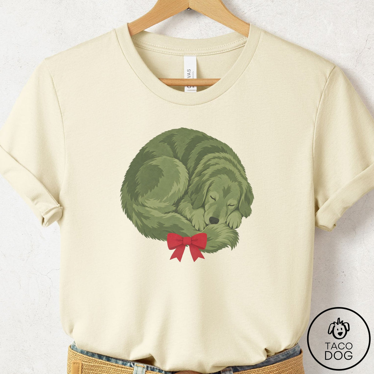 Golden Retriever Wreath T-Shirt Natural Taco-Dog