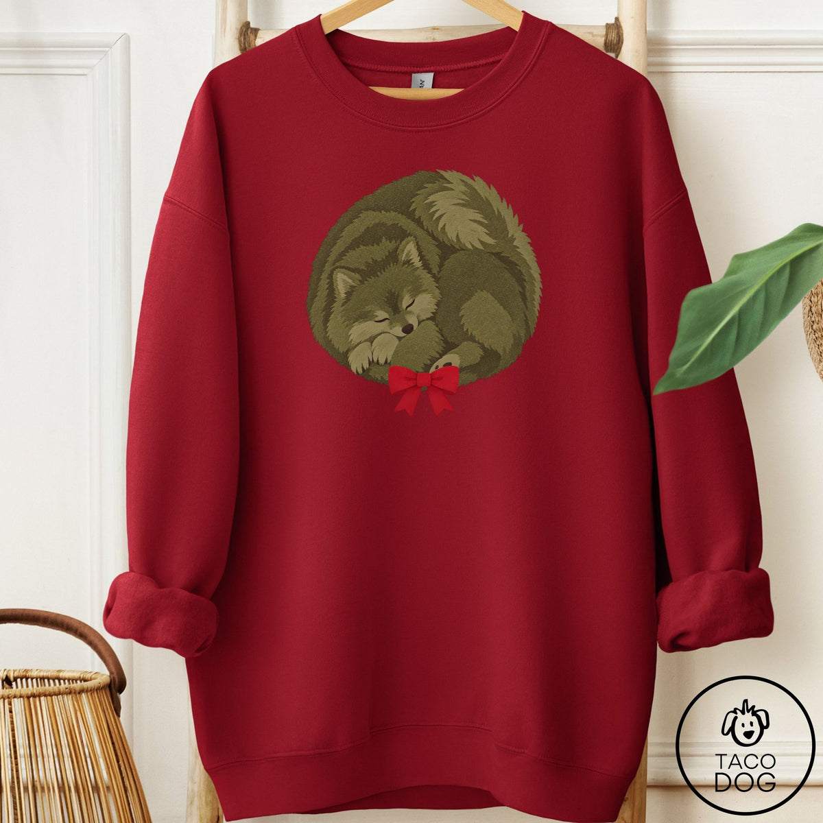 Pomeranian Wreath Sweatshirt Garnet Taco-Dog