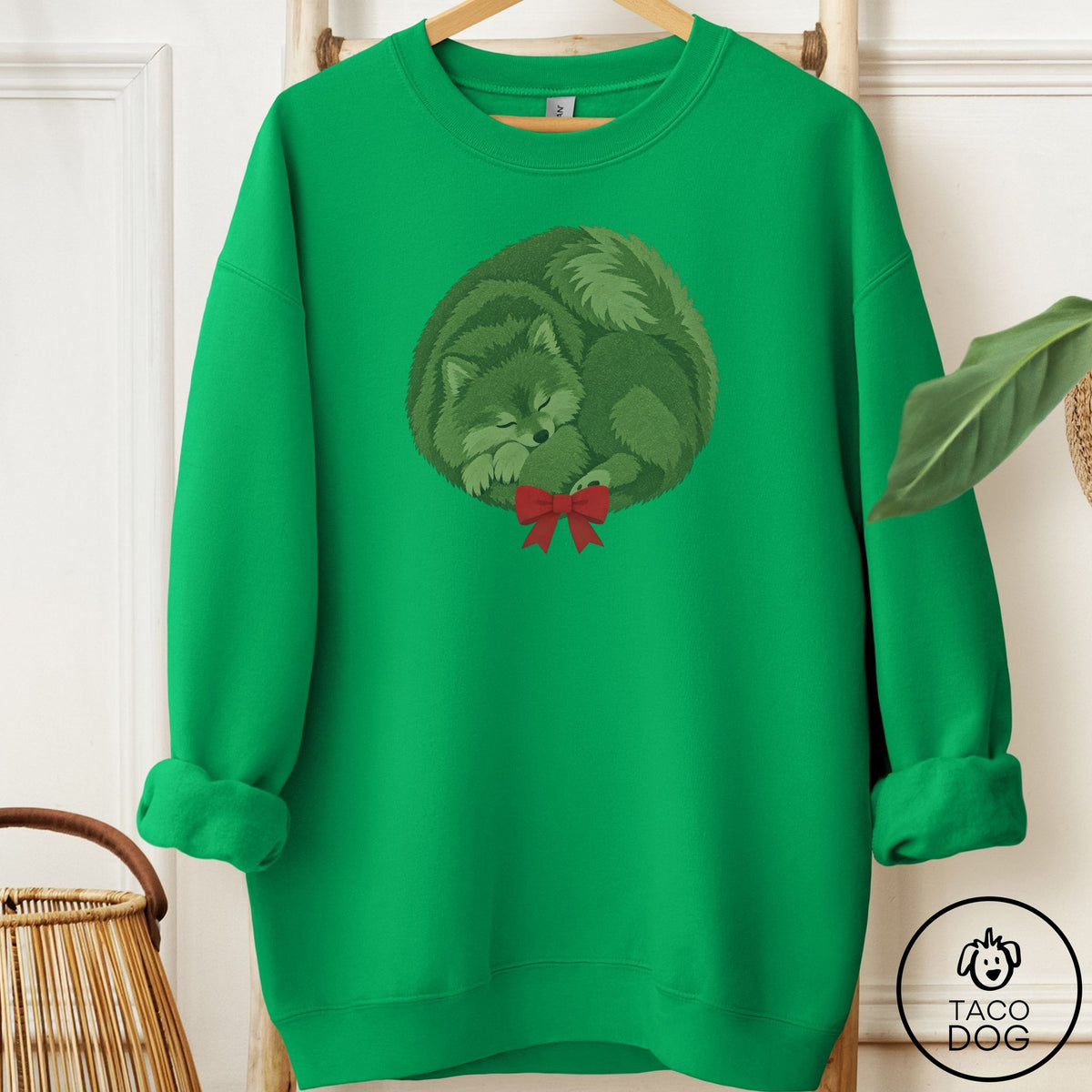Pomeranian Wreath Sweatshirt Irish Green Taco-Dog