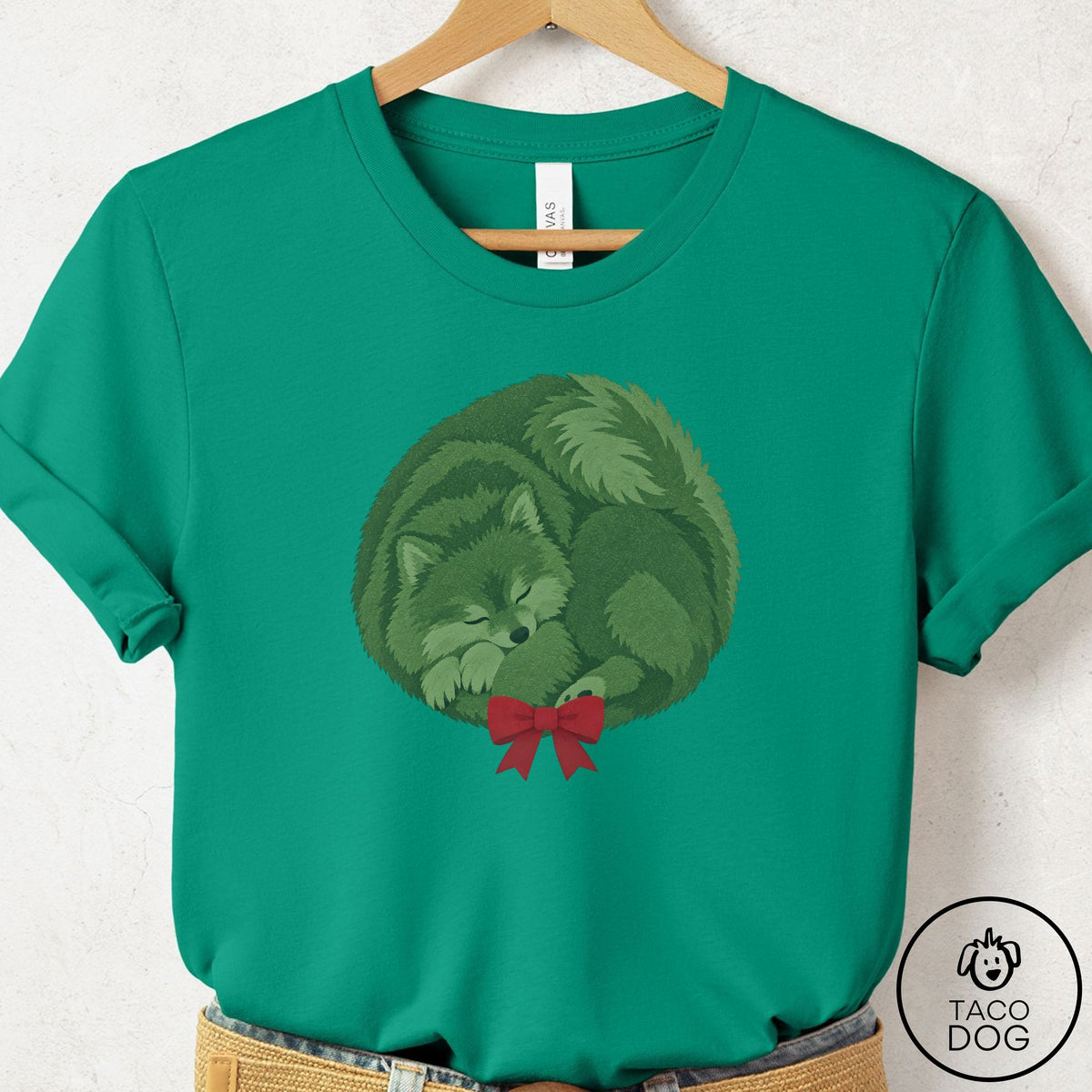 Pomeranian Wreath T-Shirt Kelly Taco-Dog
