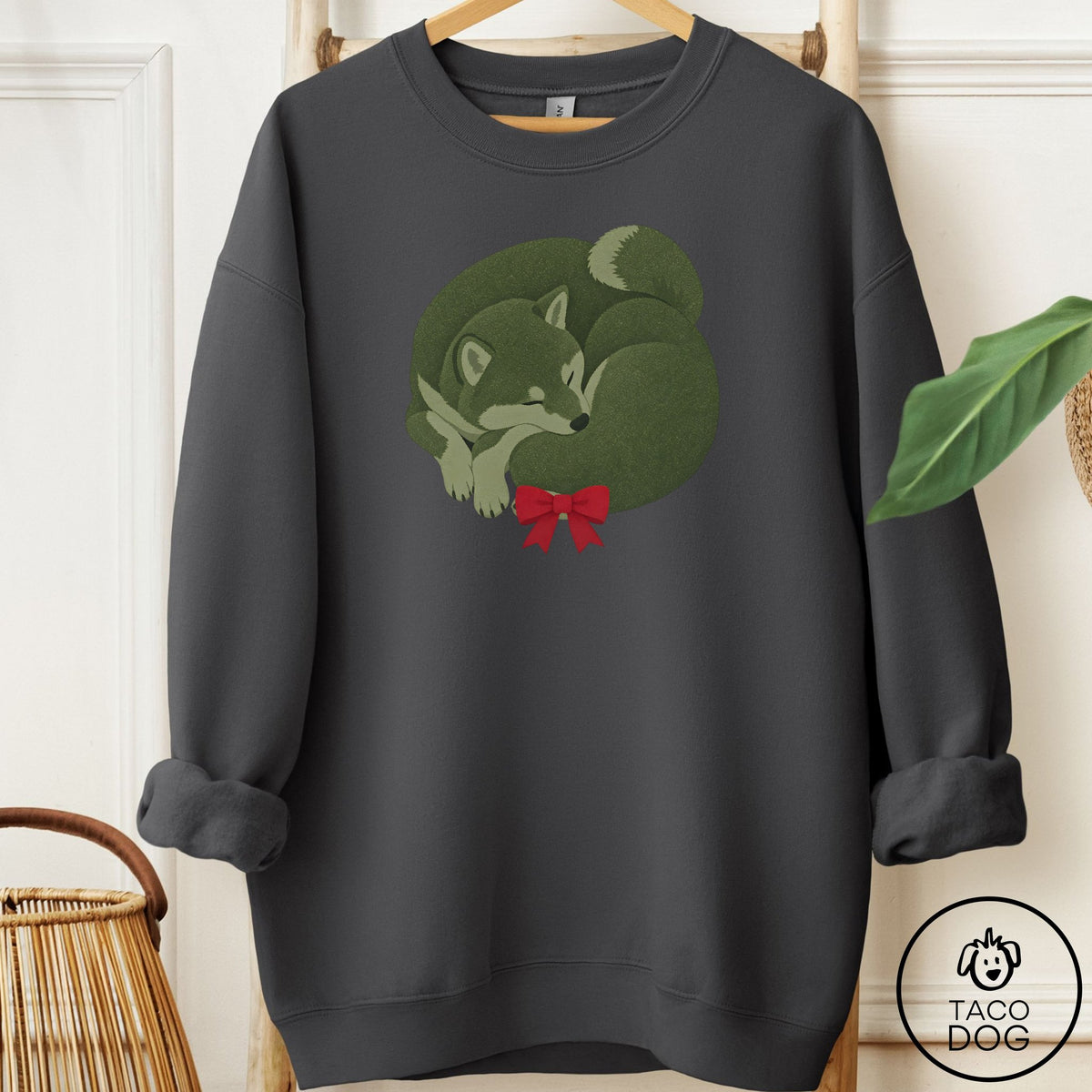 Shiba Inu Wreath Sweatshirt Charcoal Taco-Dog