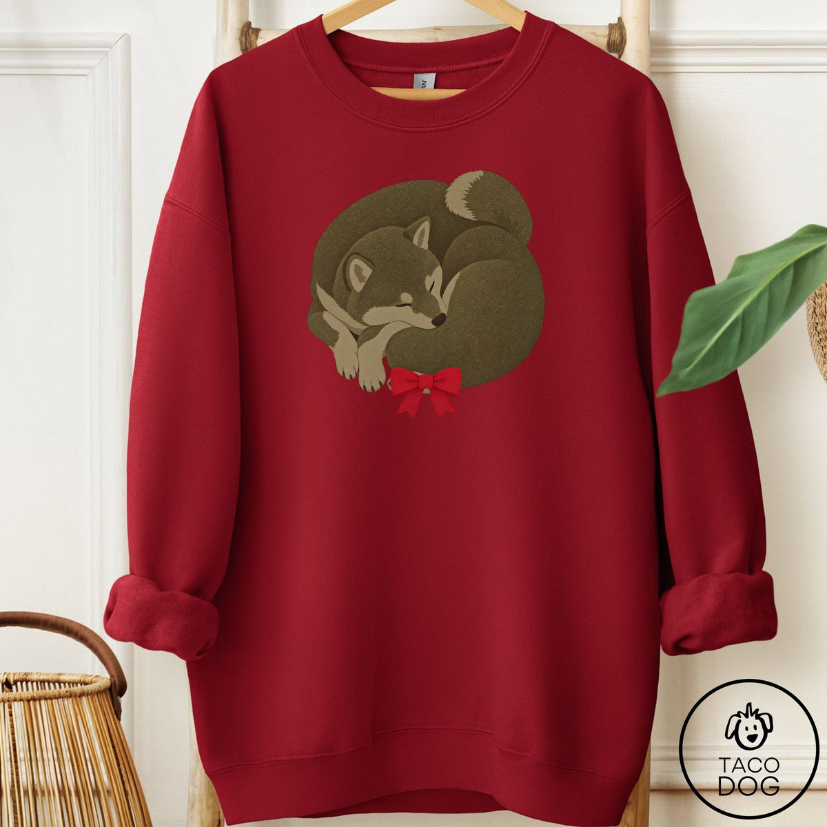 Shiba Inu Wreath Sweatshirt Garnet Taco-Dog