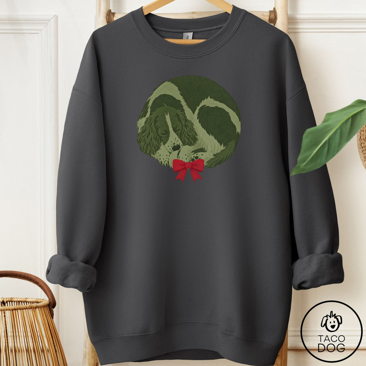 Springer Spaniel Wreath Sweatshirt Charcoal Taco-Dog
